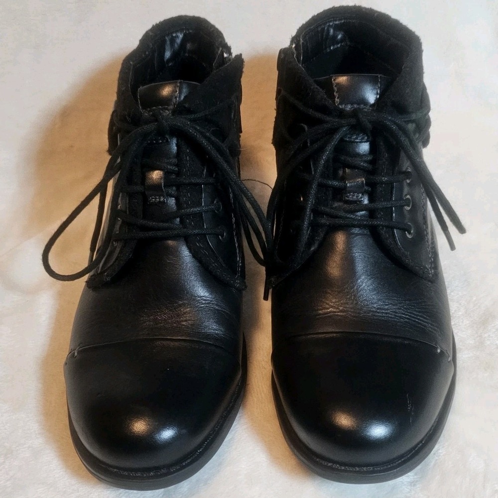 Earth Rexford Black Leather Ankle Boots Size 7 B USED